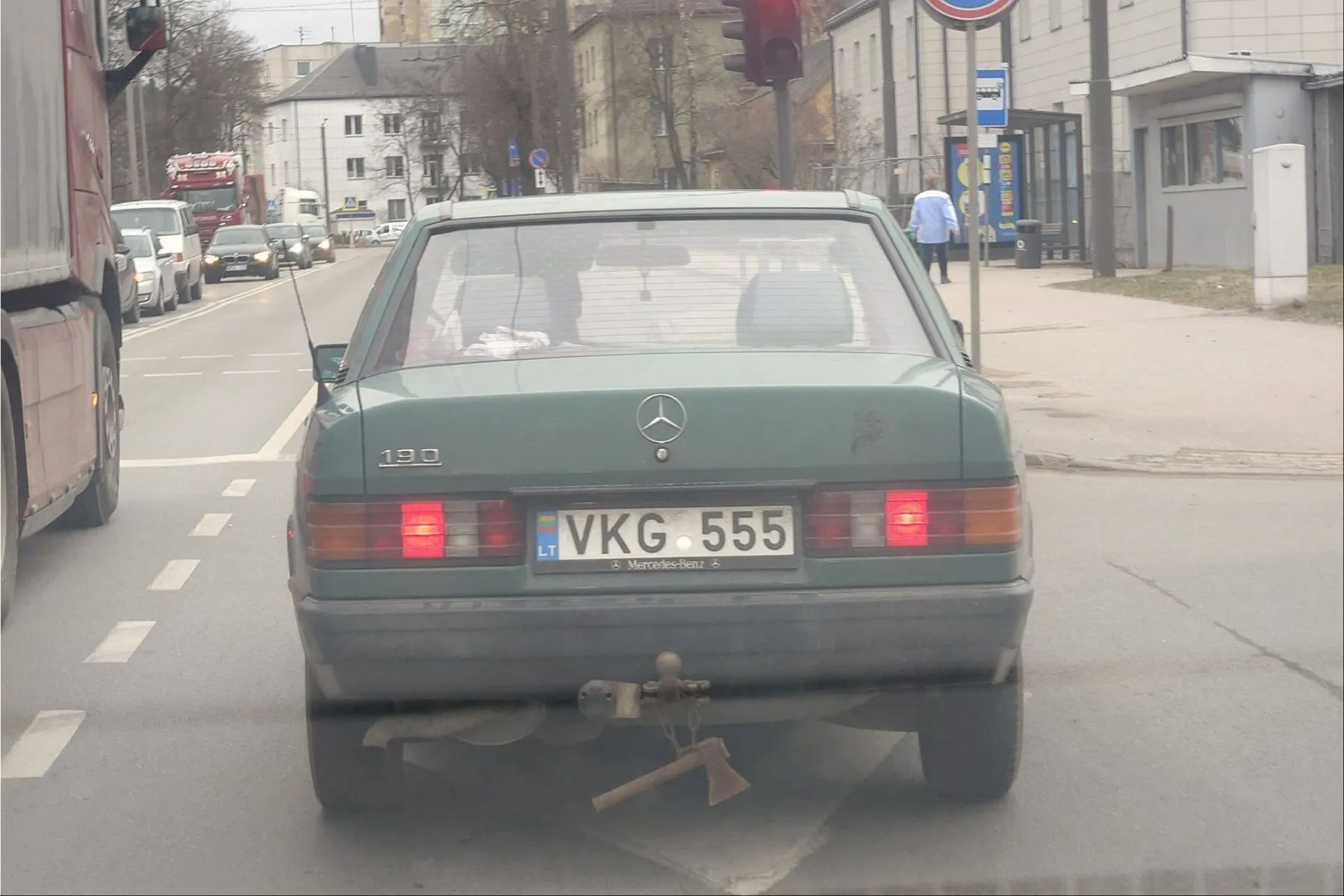 Neįprastai papuoštas automobilis / Skaitytojų nuotr.