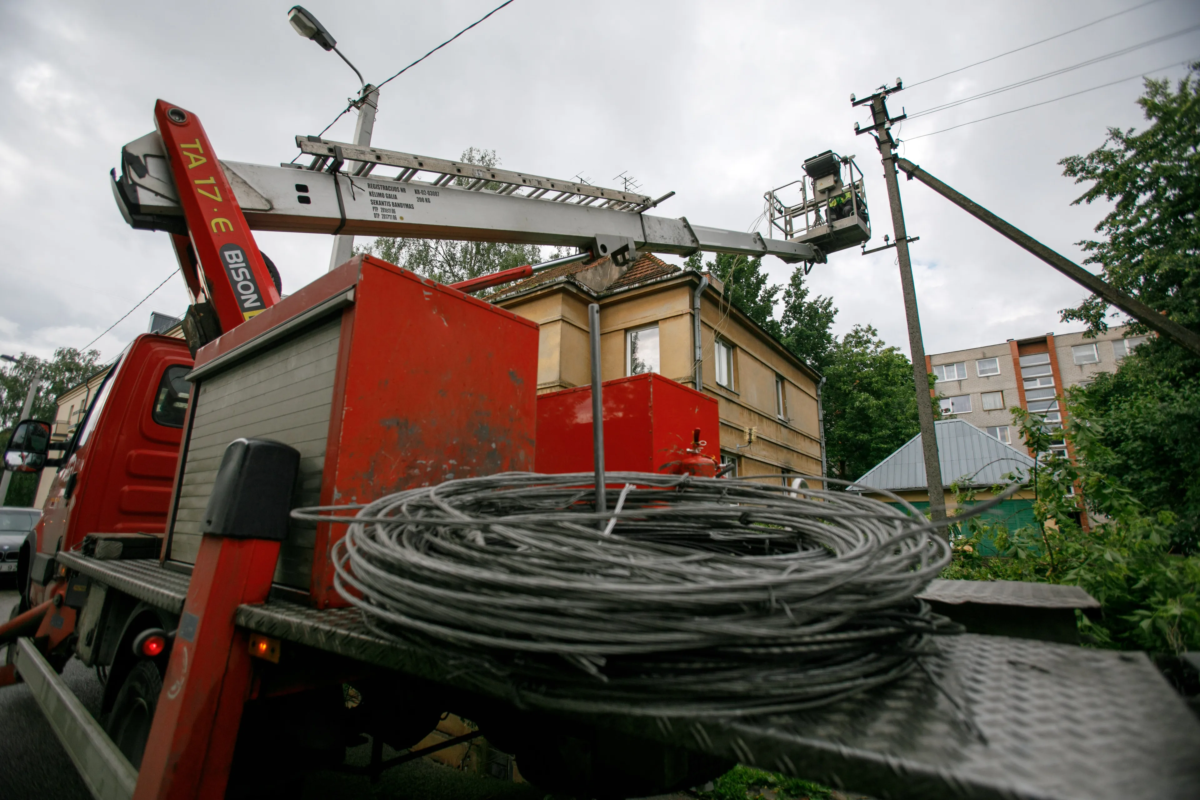 Vejo padariniai, audra, gaisrinė, ugniagesiai, elektros tinklai, medžiai