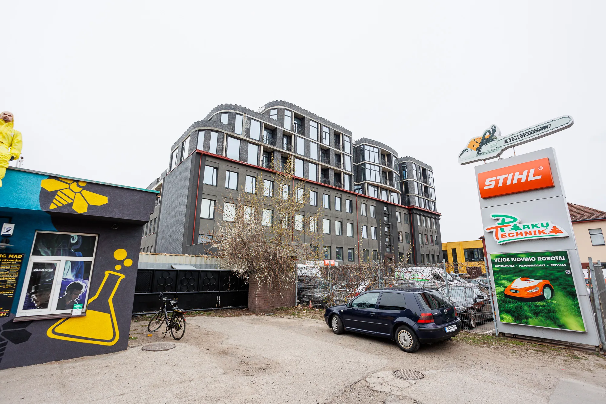 Daugiabutis Raudondvario plente / R. Tenio nuotr.