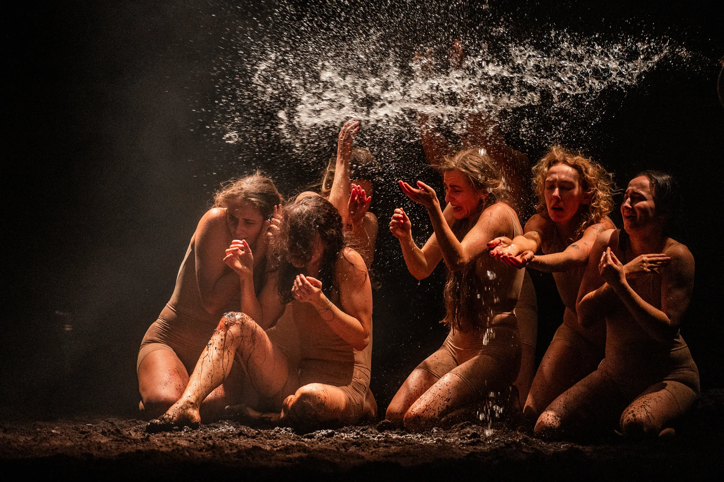 Spektaklis „Mėlyni pelenai“./Organizatorių nuotr.