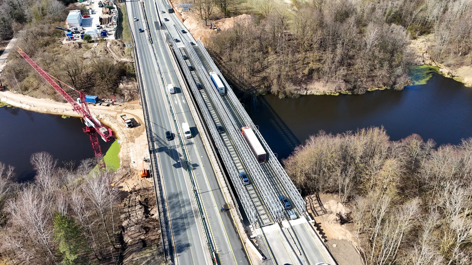 Atidarytas eismas metaliniu Krunos tiltu magistralėje Vilnius-Kaunas / Kas vyksta nuotr.