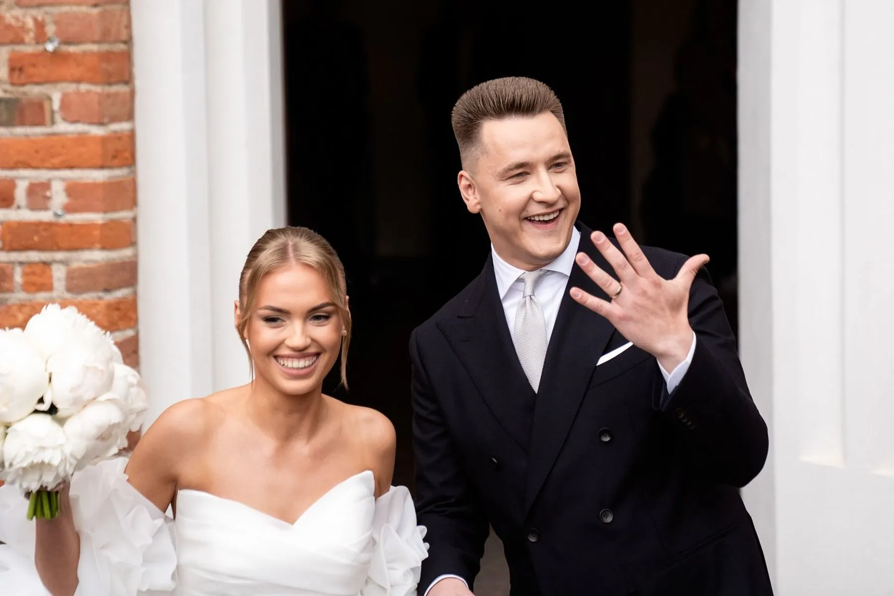 Susituokė grupės „Bernužėliai“ narys N. Liubertas ir jo mylimoji Ieva / G. Bitvinsko nuotr.