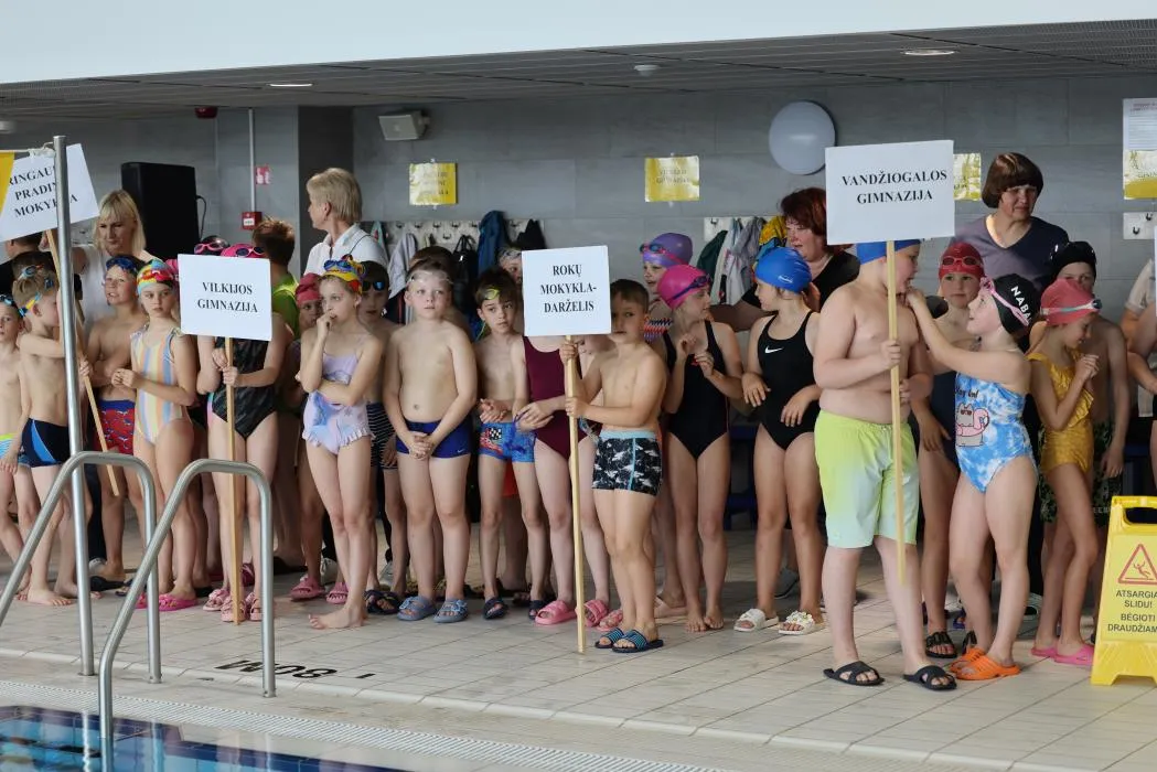 Plaukti mokėsi daugiau nei tūkstantis Kauno rajono antrokų / KRS nuotr.
