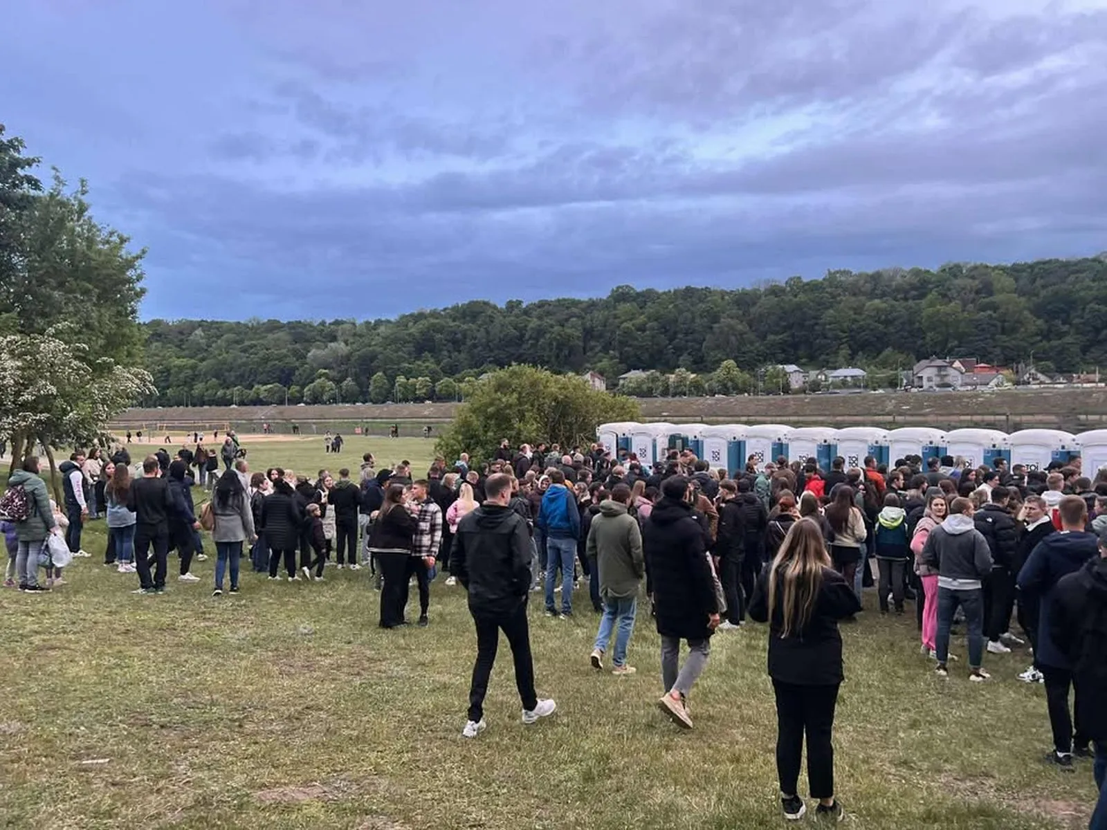 Eilė prie viešųjų tualetų Kauno gimtadienyje / Skaitytojo nuotr.