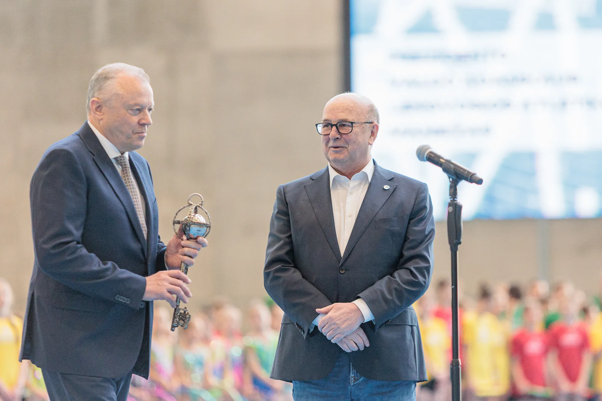 Kauno meras Visvaldas Matijošaitis ir UAB ,,Autokausta“ generalinis direktorius Juozas Kraičiūnas , Lengvosios atletikos maniežo atidarymas / R. Tenio nuotr.