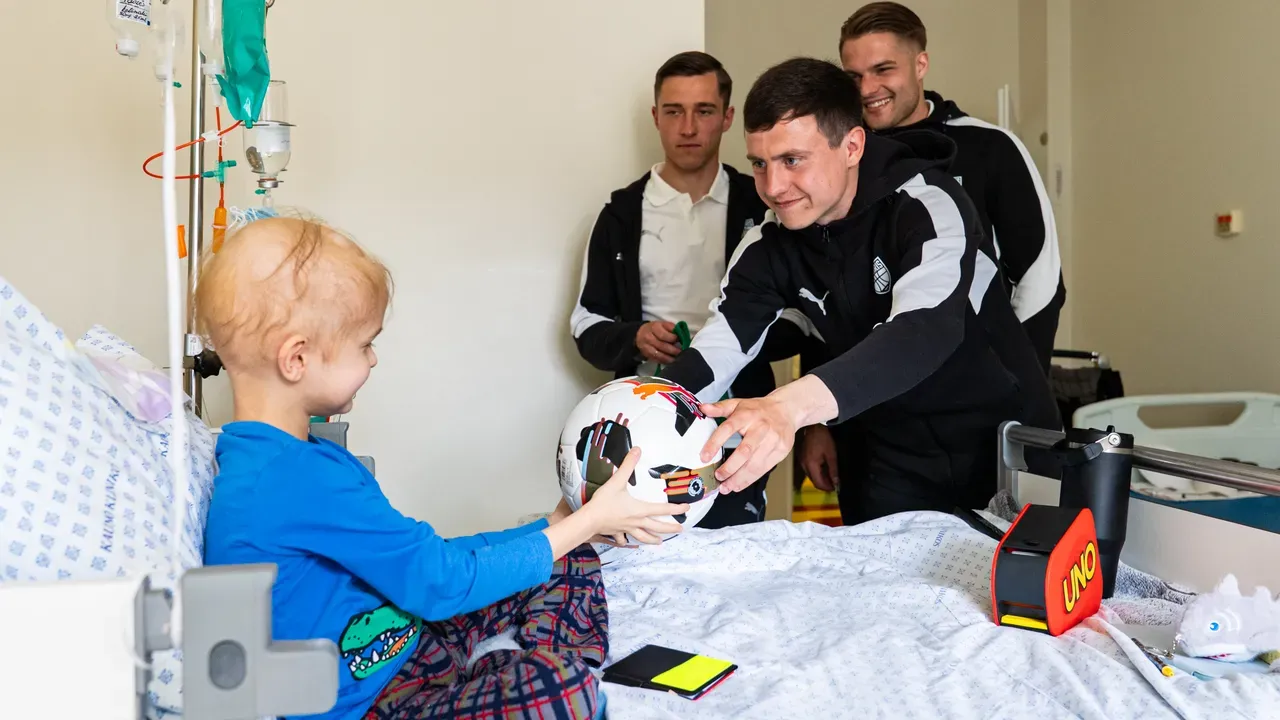 FK „Kauno Žalgiris“ ir „Mamų unija“ Kauno klinikose / žalgiris.lt nuotr.