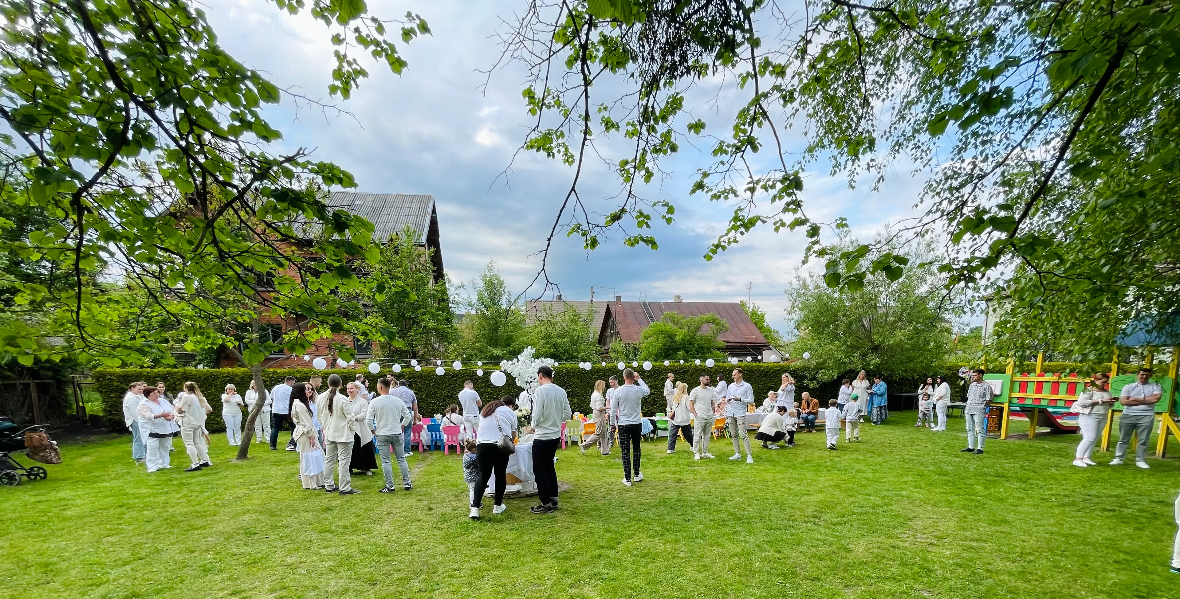 „Žuvinto“ darželio kieme – baltas ir šiltas bendrystės vakaras / Organizatorių nuotr.