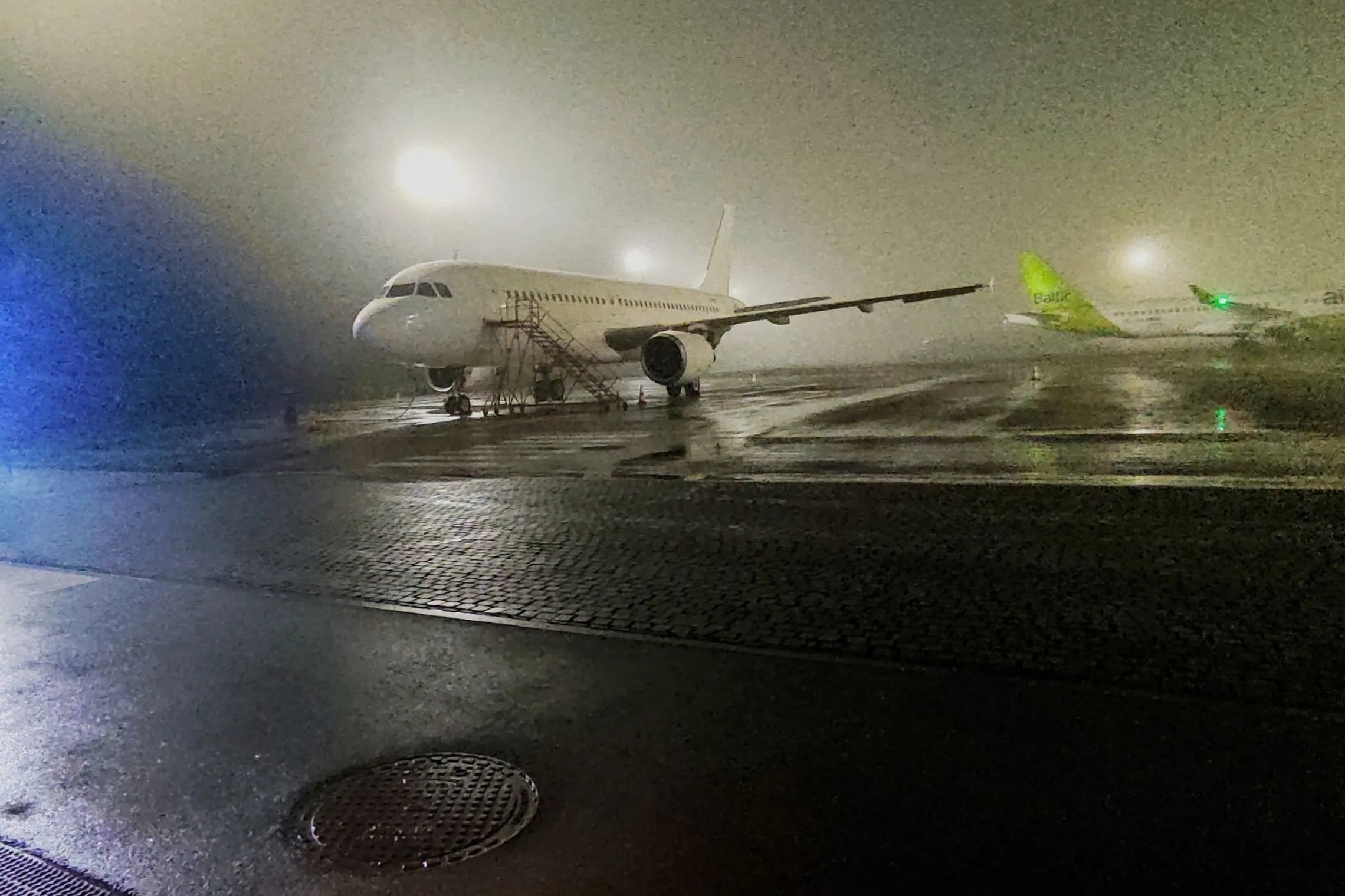 Lėktuvas, oro uostas