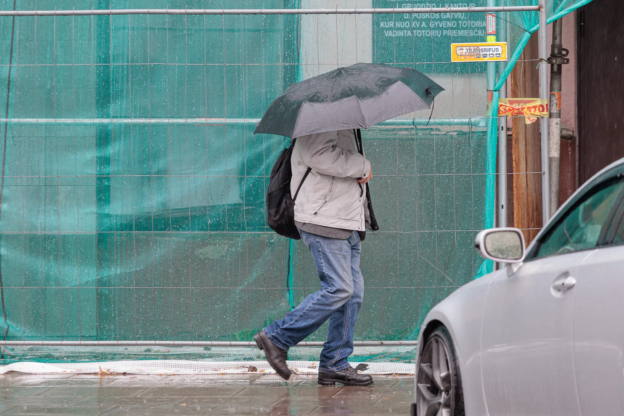 Lietus, skėčiai / R. Tenio nuotr.