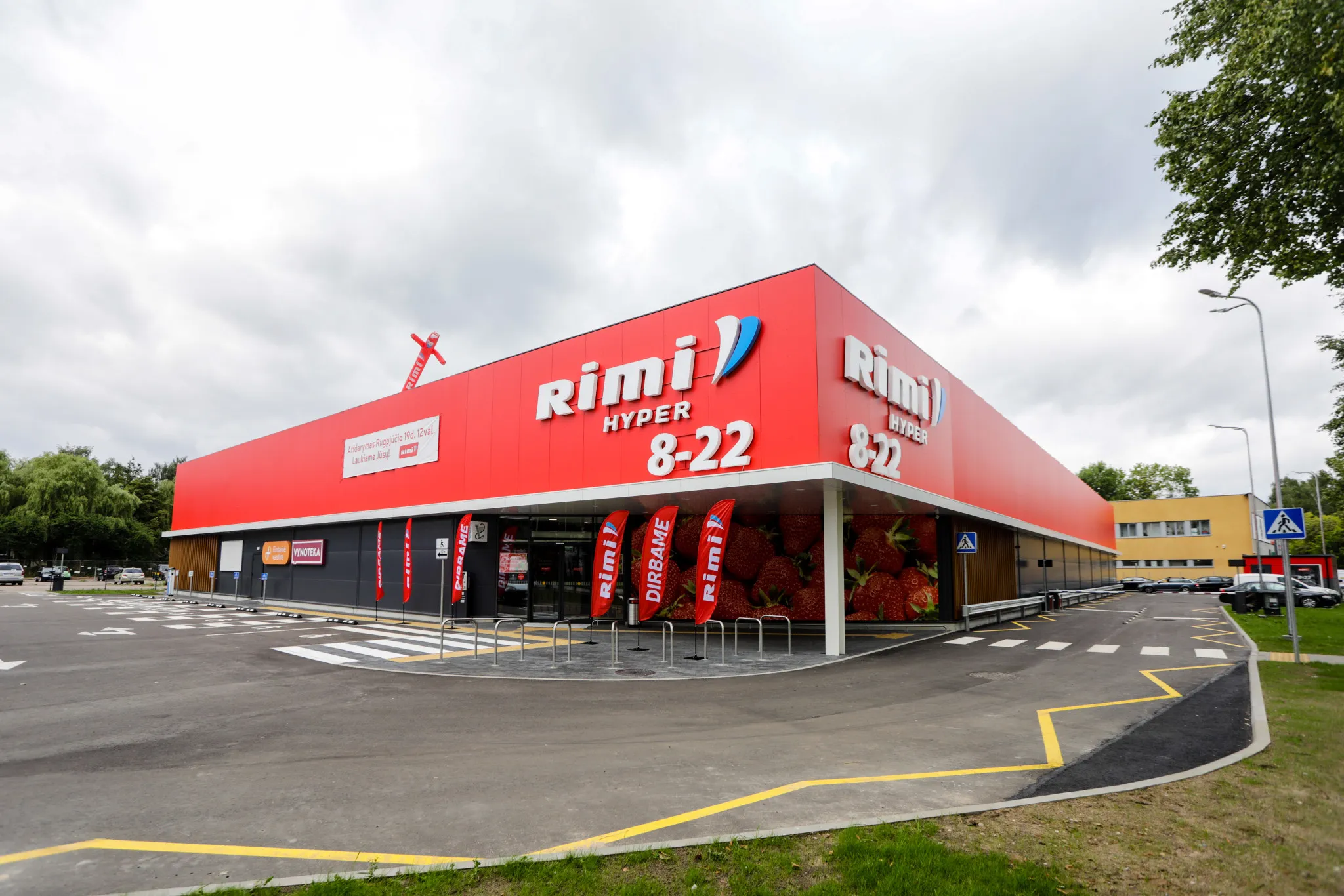 Pramonės pr. 61A „Rimi“ parduotuvė („Rimi“ nuotr.)