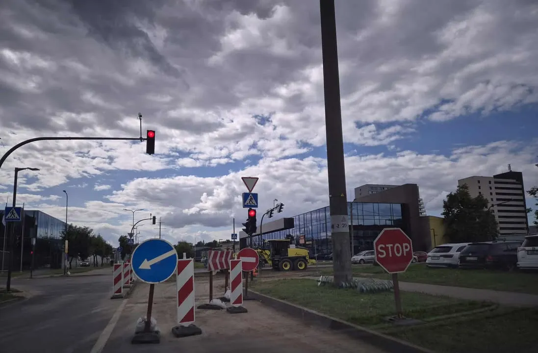 Keisti kelio žymėjimai / Skaitytojų nuotr.