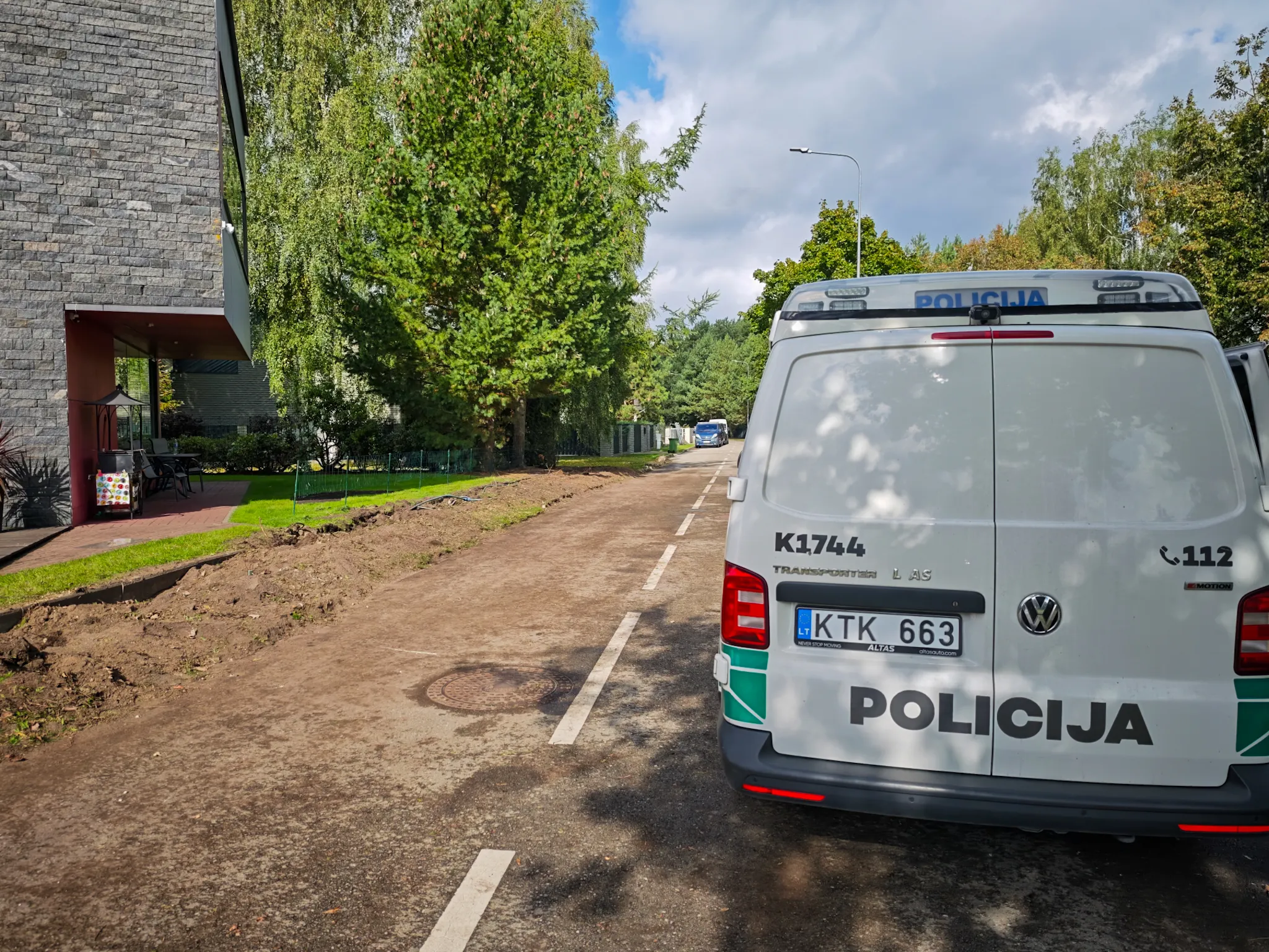 Išpjautos tujos Vičiūnuose