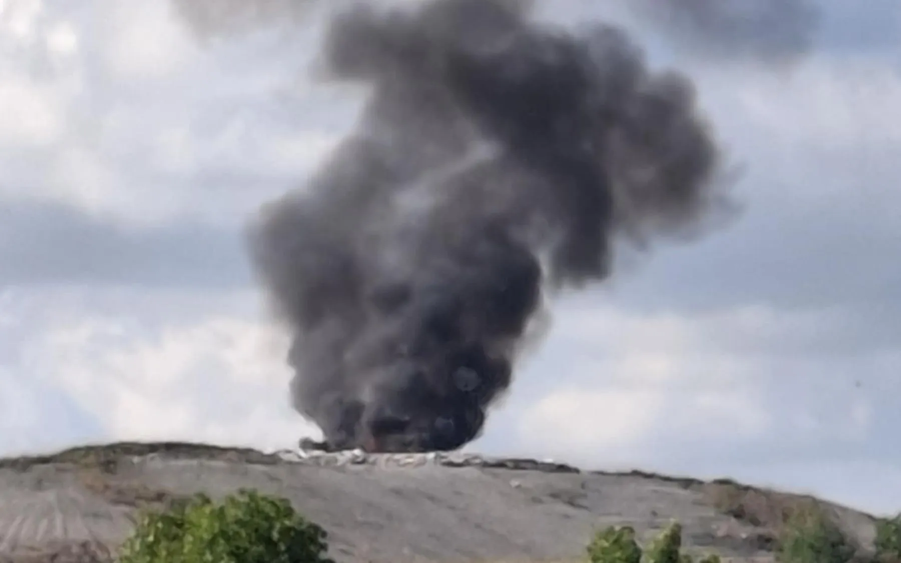 Gaisras Lapių sąvartyne / Skaitytojų nuotr.