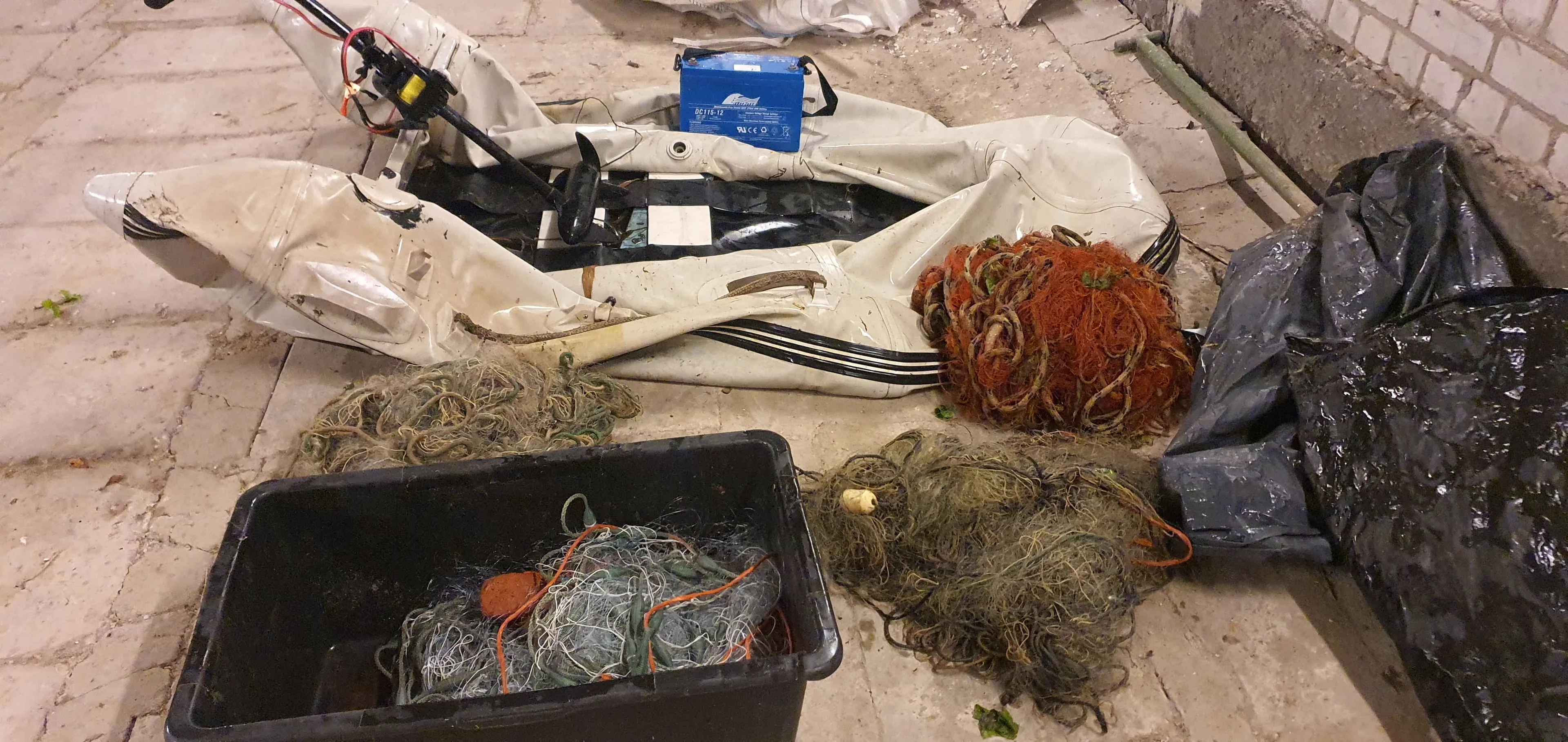 Konfiskuoti brakonierių tinklai / AAD nuotr.