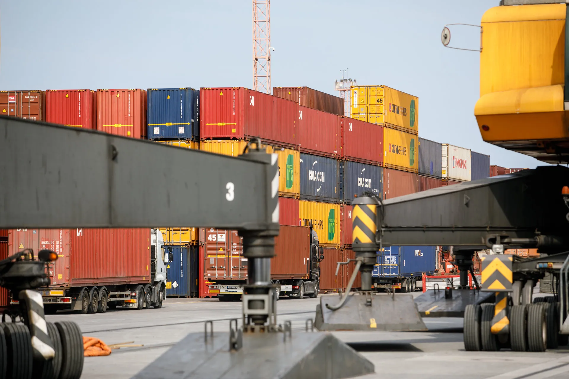 Sunkvežimiai, konteineriai