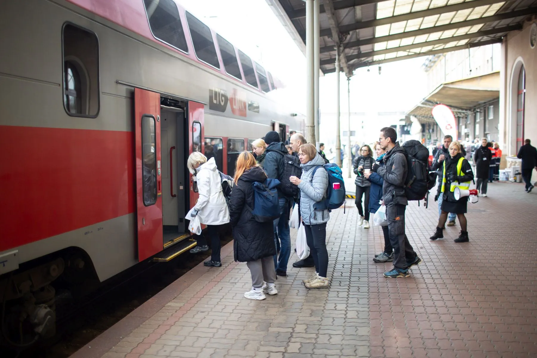 Vilniuje - evakavimo pratybos: žmonės traukiniu vežami į Kauną / ELTOS, A. Ufarto nuotr.