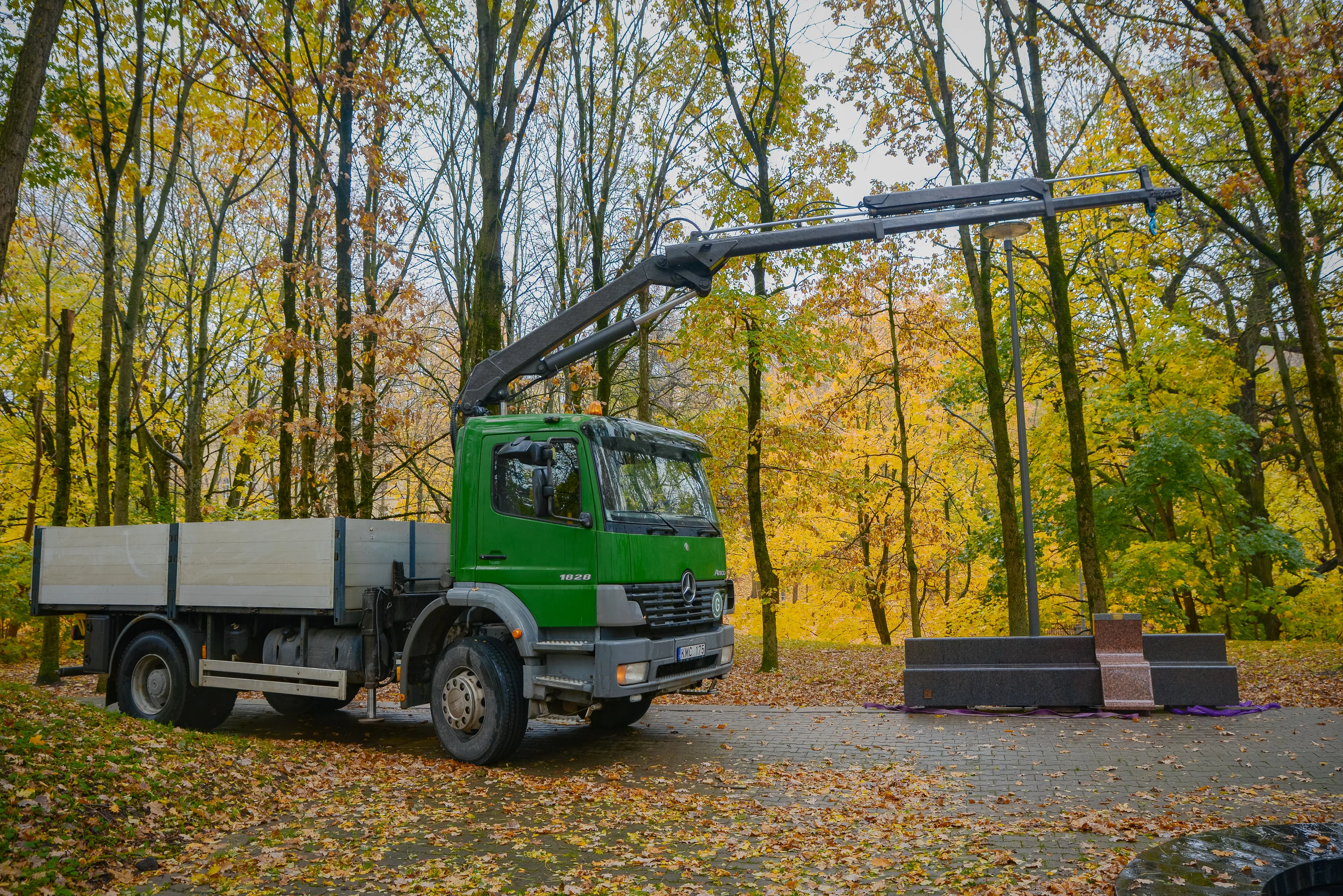 Mažajame Ąžuolyne kyla naujos skulptūros / Kauno sav. nuotr.