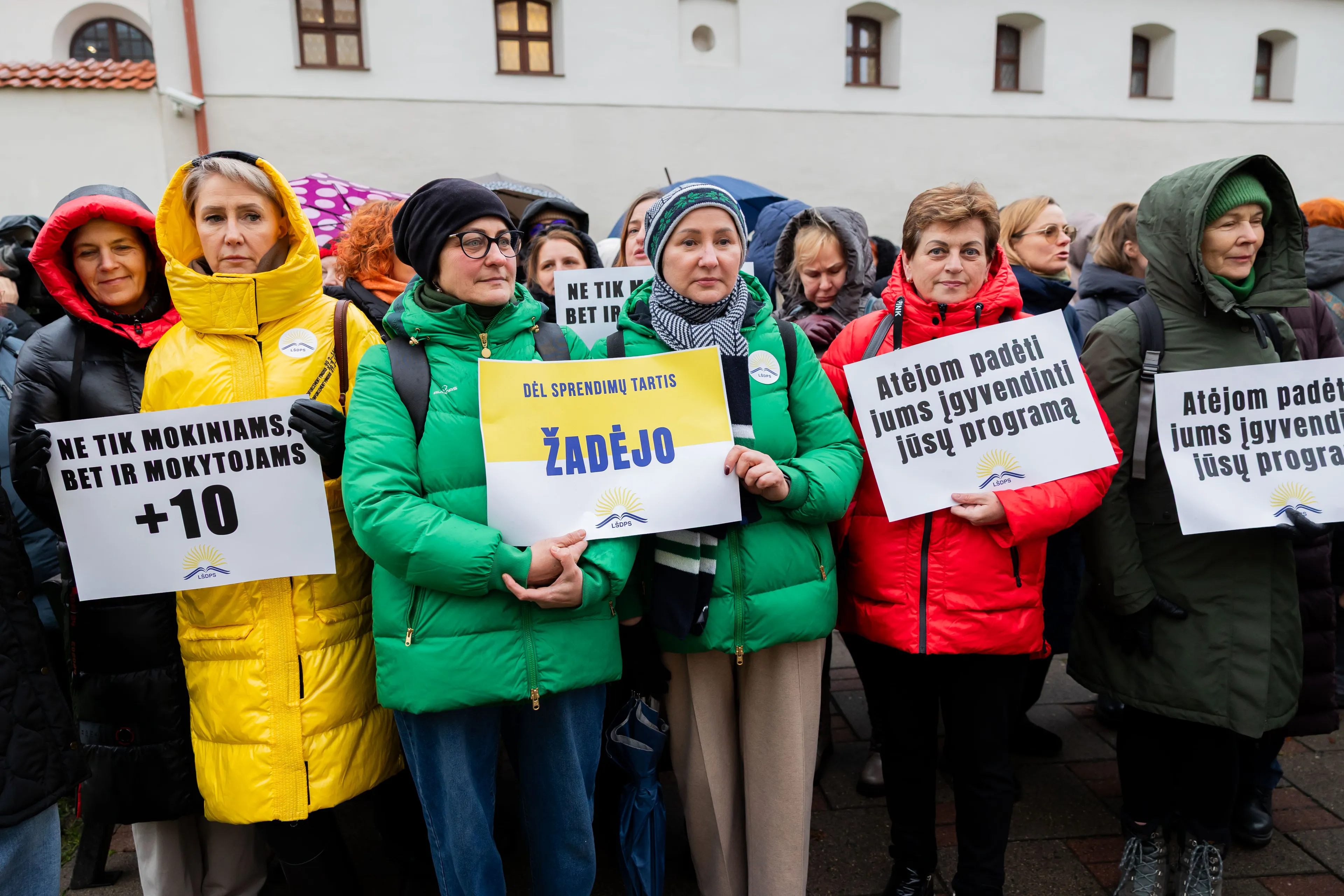 Mitingas prie Švietimo, mokslo ir sporto ministerijos / P. Adamovič / BNS nuotr.