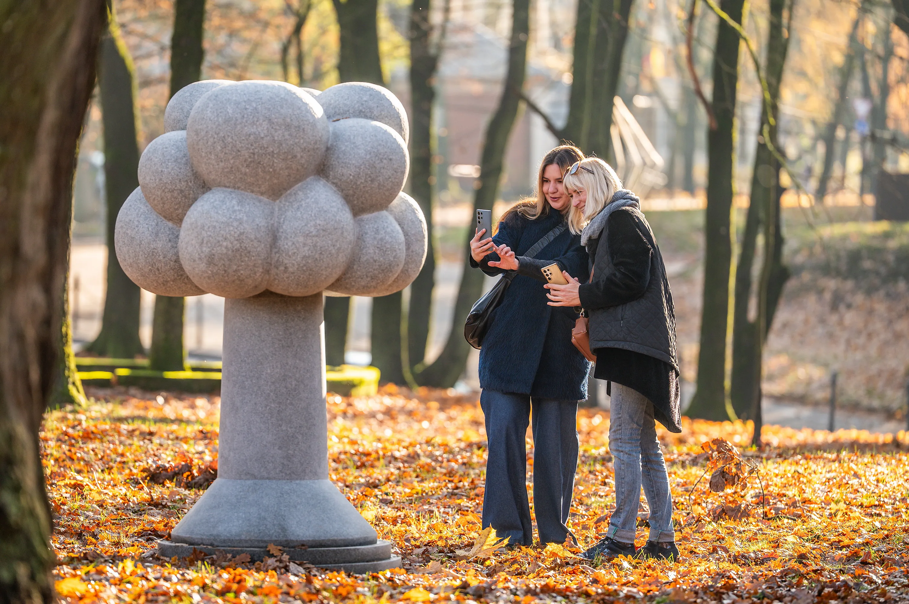 Kauno Mažajame ąžuolyne oficialiai pristatytas modernizmui skirtų skulptūrų ansamblis / KMS nuotr.