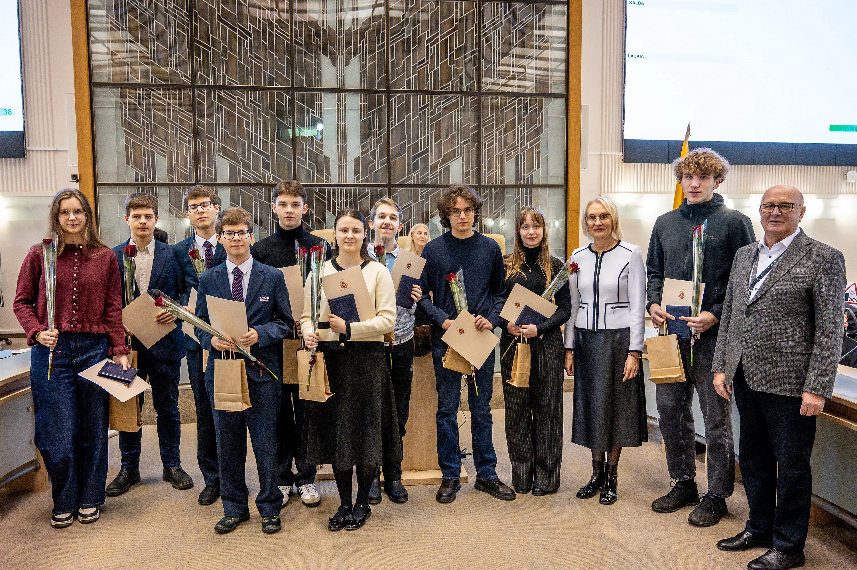 Kaune už olimpiadų pasiekimus pagerbti moksleiviai / Kauno sav. nuotr.