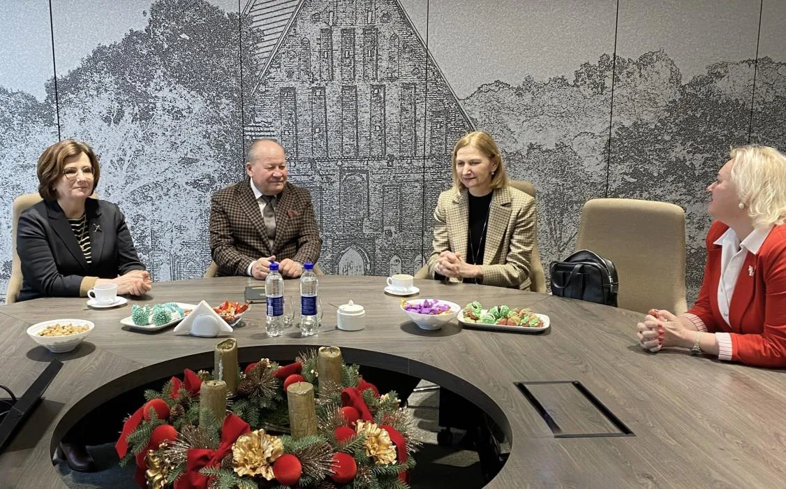 Valerijus Makūnas,  prof. dr. Ineta Dabašinskienė