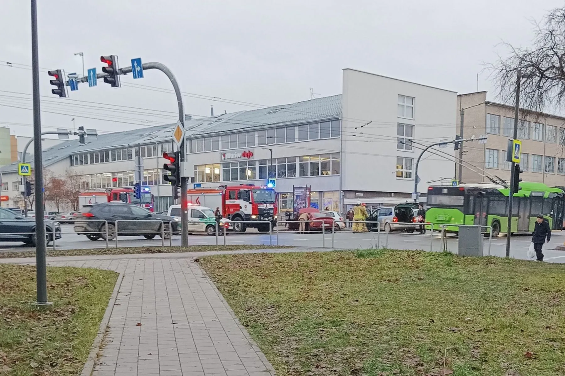 Avarija Dujotiekio g. / Skaitytojo nuotr.