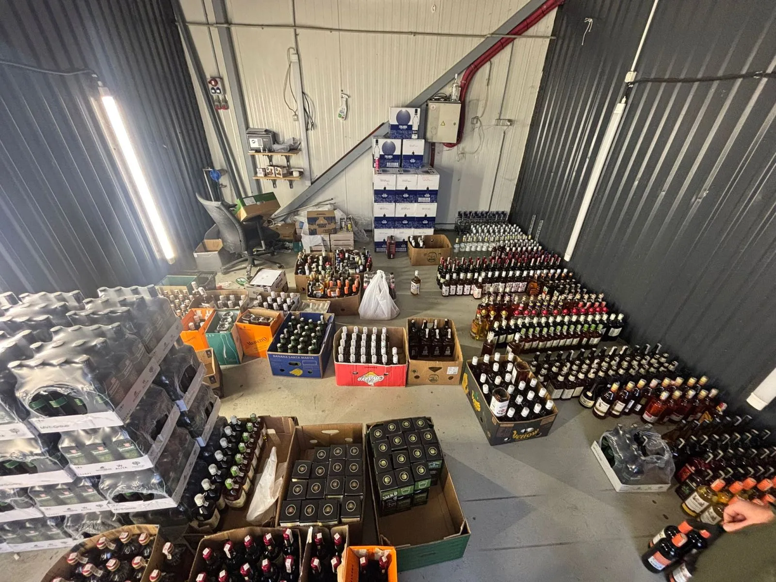 Išaiškinta gudri naktinės alkoholio prekybos schema / Kauno apskr. VPK nuotr.