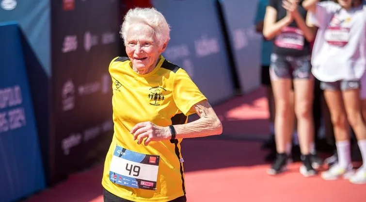 Kauno maratoną įveikusi senjorė / R. Lukoševičiaus nuotr.