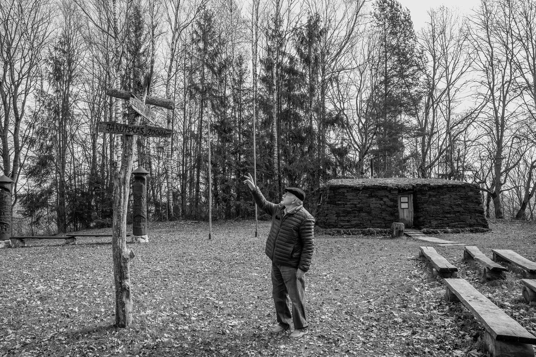 J. Markauskas obelų sode prie IX forto, kuriame 1940–1941 m. NKVD kalino politinius kalinius / K. Jurevičiūtės nuotr.