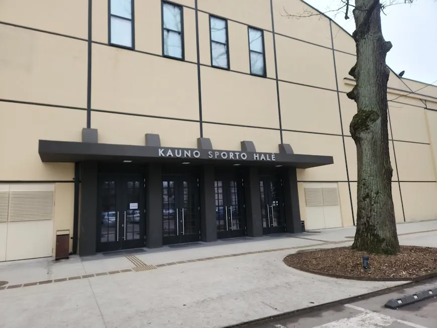 Kauno sporto halė, šlovės alėja / V. Mačiulio nuotr.