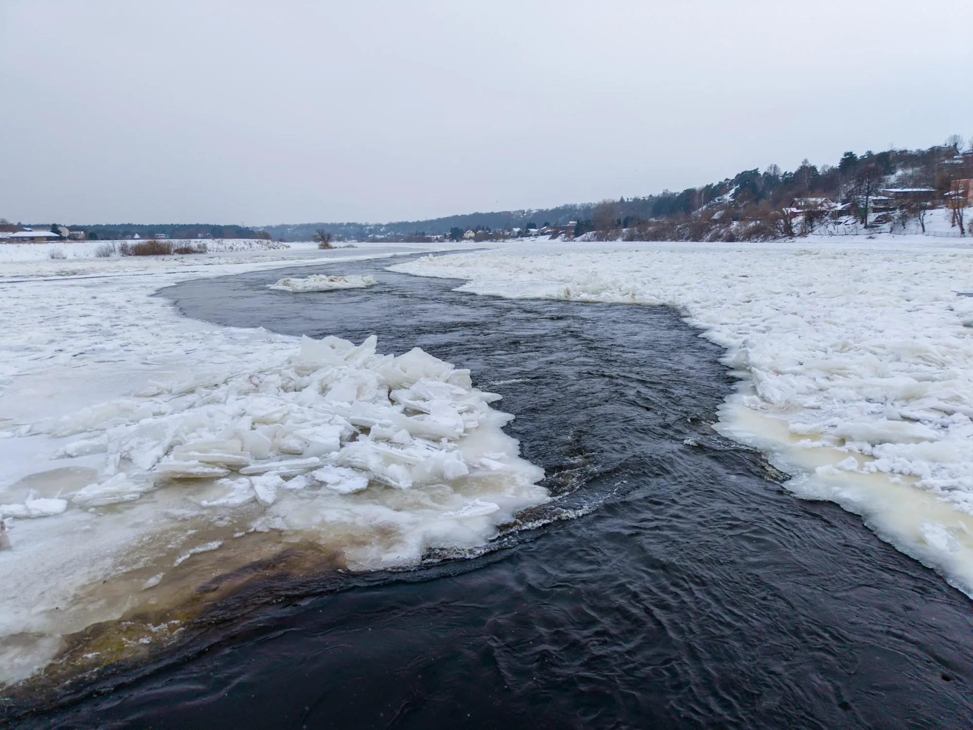 Laukiama ledonešio Neryje / Kas vyksta Kaune nuotr.