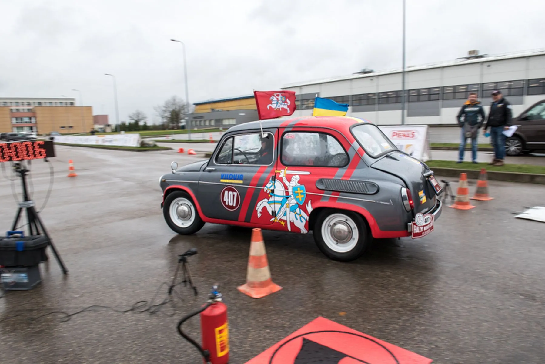 Kalėdinis veteranų slalomas / Organizatorių nuotr.