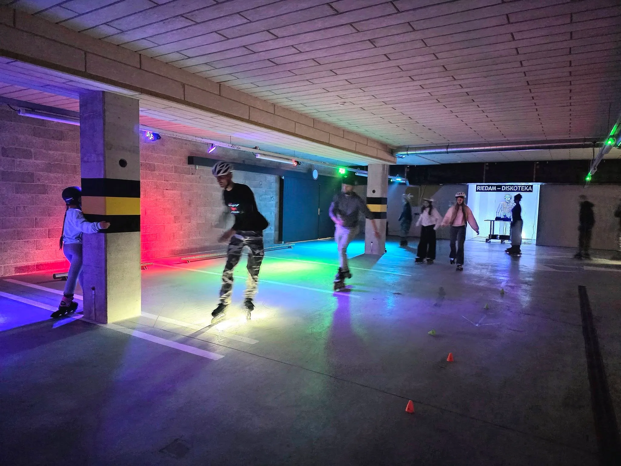 Riedam diskoteka