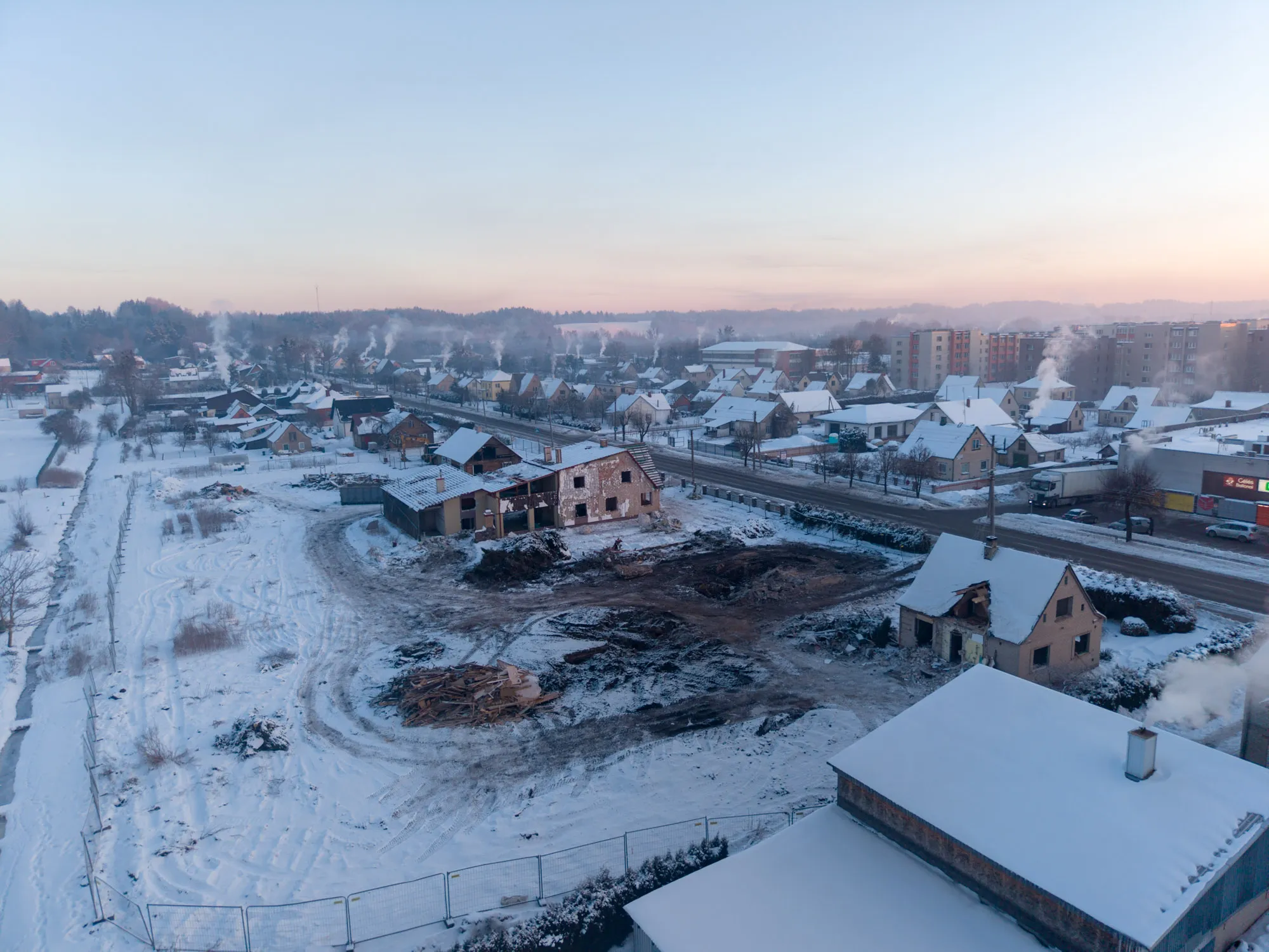 Vietoj gyvenamųjų namų bus statomas prekybos centras / Kas vyksta Kaune nuotr.