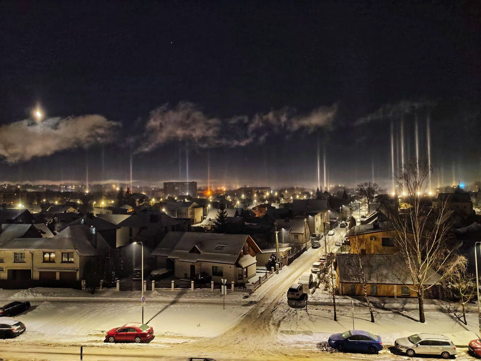 Kaune pasirodė magiški šviesos stulpai / Skaitytojų nuotr.