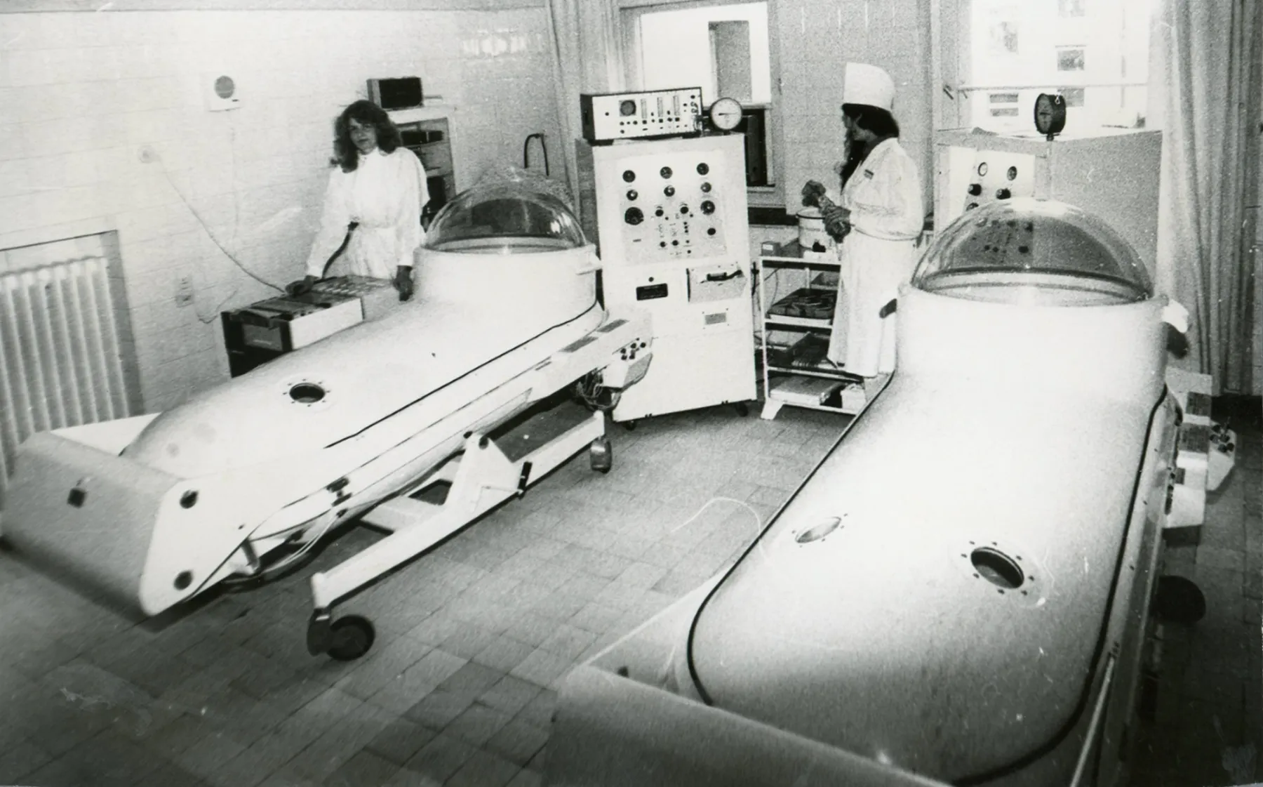 Pirmosios barokameros Kauno klinikose (Intensyviosios terapios klinikos archyvo nuotr.)