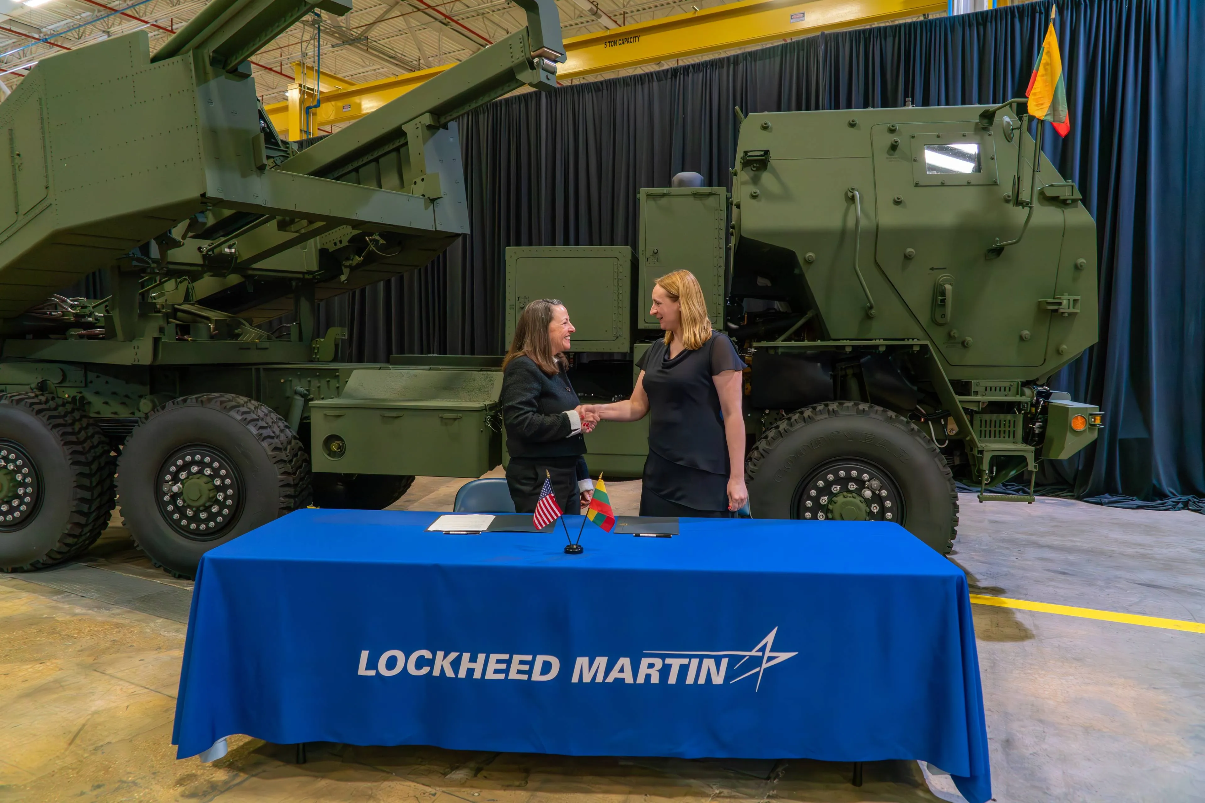Vitalija Zumerienė ir JAV gynybos technologijų bendrovės „Lockheed Martin“ atstovė / KAM nuotr.