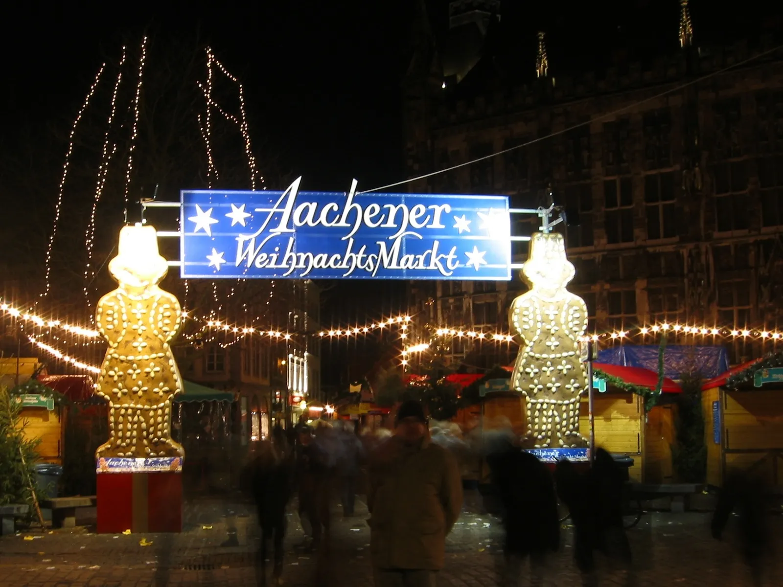 weihnachtsmarkt aachen eingang markt wikimedia