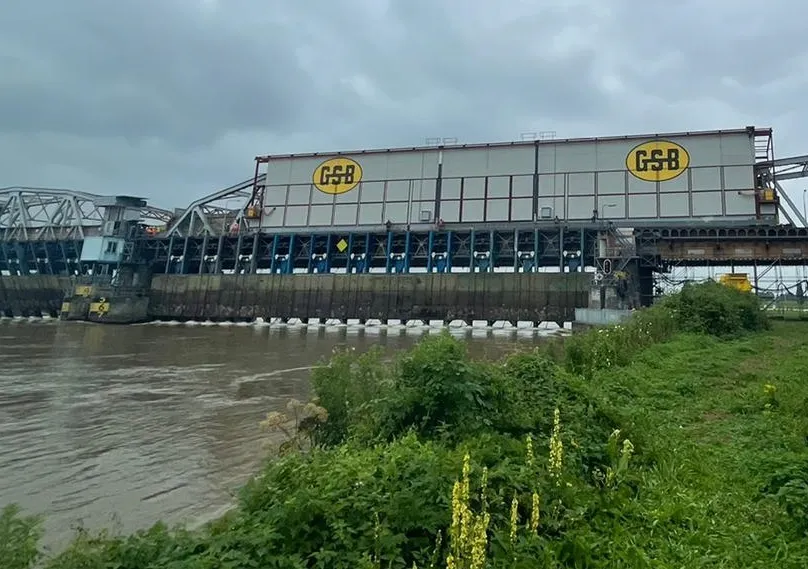 extra afsuiting brug bij grave