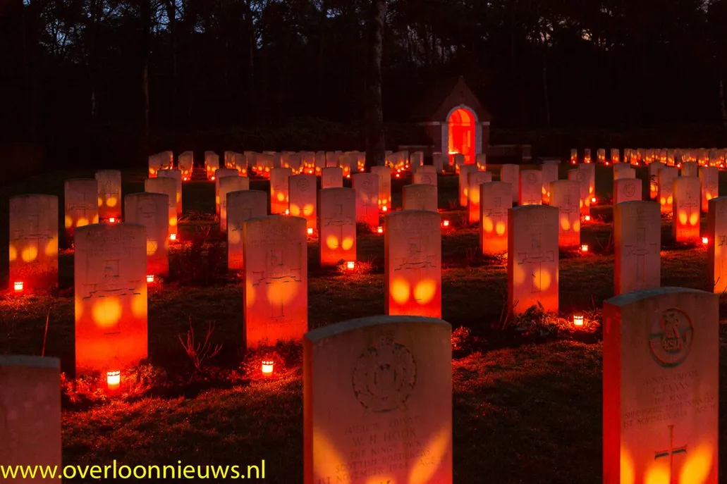 fjwwb nl public 7 7 8 foto albert overloon 3ydrn6 lichtjesopoorlogsgraven25 12 20197 1