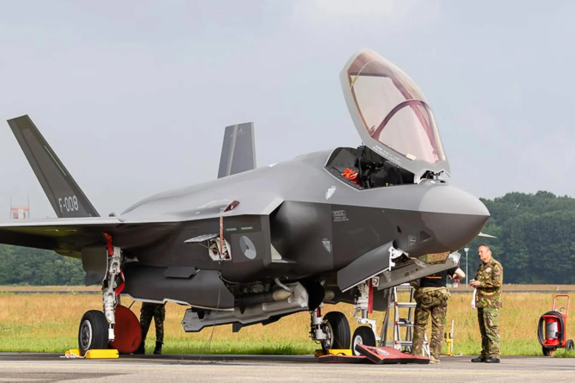 gevechtsvliegtuig20f 35jpg
