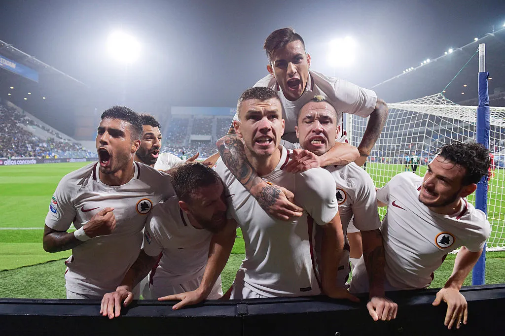 esultanza squadra al gol di dzeko a sassuolo
