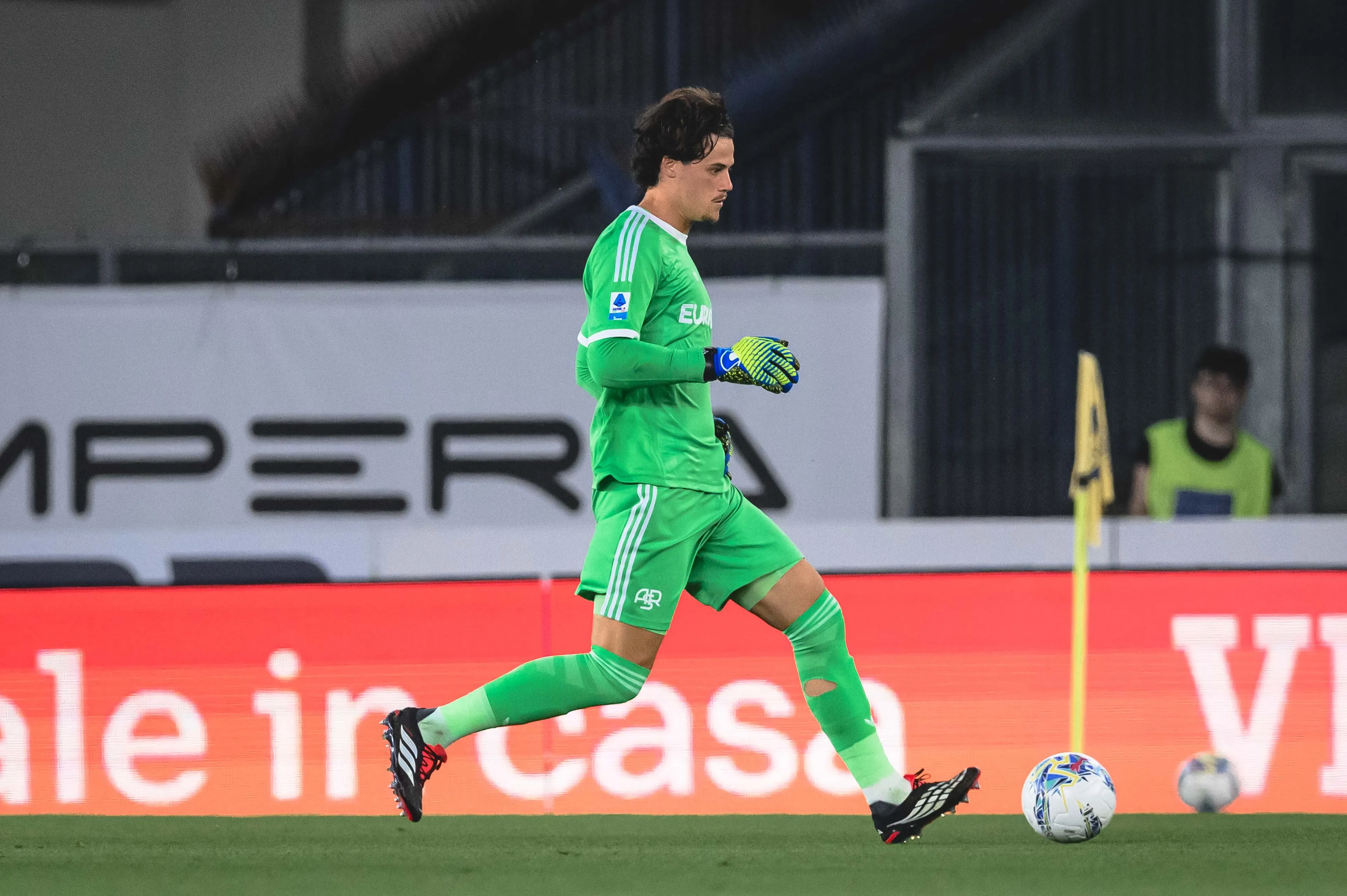 hellas verona roma svilar 1
