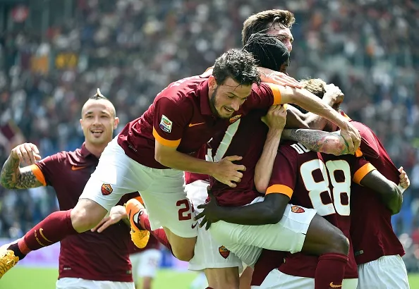 abbraccio gruppo roma genoa