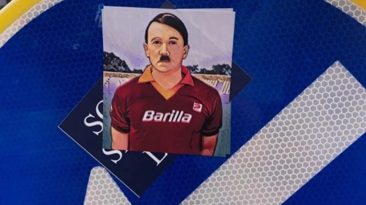 adesivi hitler roma