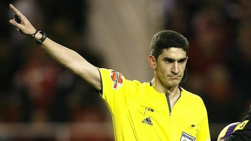 alberto undiano mallenco referee in zenica reprezentacijaba
