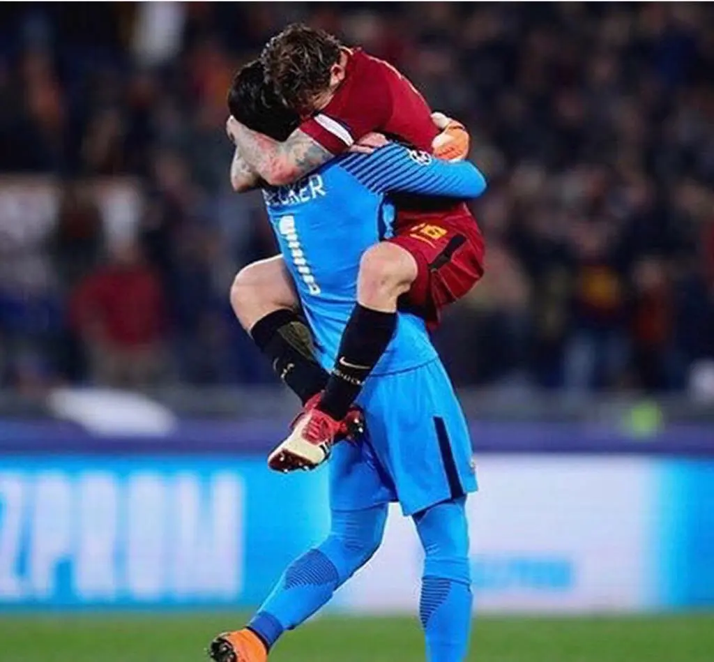 alisson de rossi abbraccio