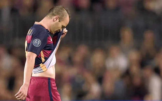 andres iniesta contrariado marcha banquillo 1443558280963