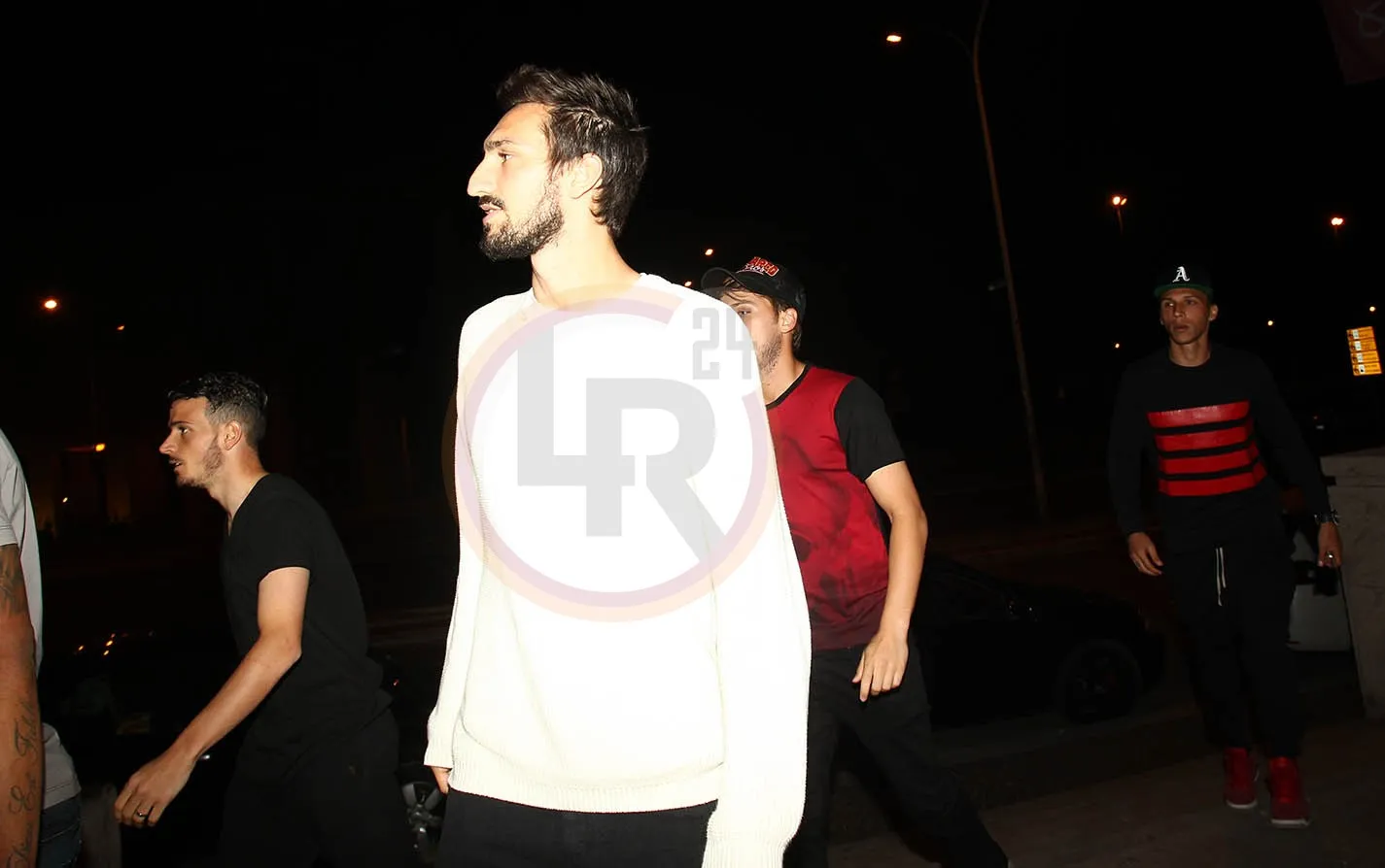 astori e dietro florenzi ljajic ingresso casa 900 25515
