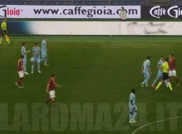 azione centrocampo roma lazio
